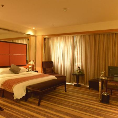 Sprot-Life Garden Hotel Wuhan Esterno foto