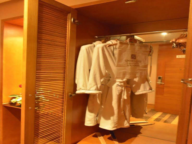 Sprot-Life Garden Hotel Wuhan Esterno foto